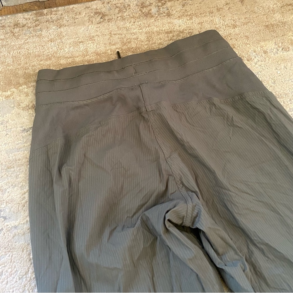 Lululemon Dance Studio Green Twill Joggers Pants Cuffed Tapered Leg Drawstring - Picture 9 of 9